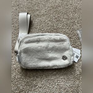 OBO LULULEMON Fur Gray Belt Bag 1L Lululemon Everywhere Belt Bag “Plush Fleece